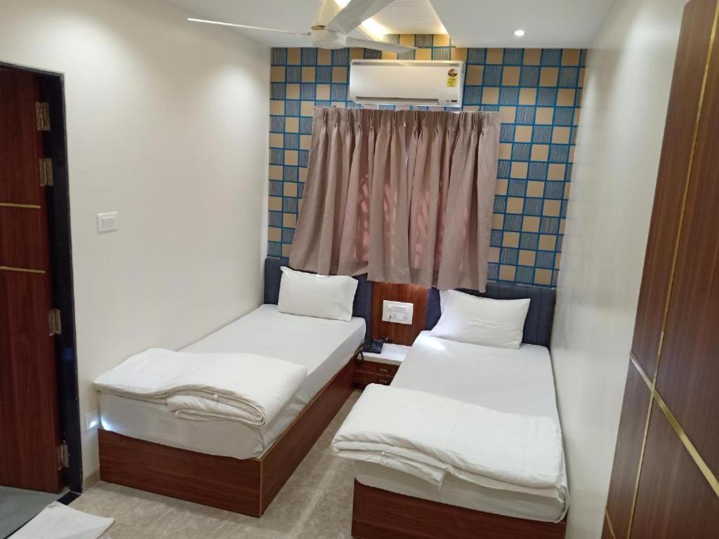 Hotel Suvarnam Residency Ahmednagar Exterior photo